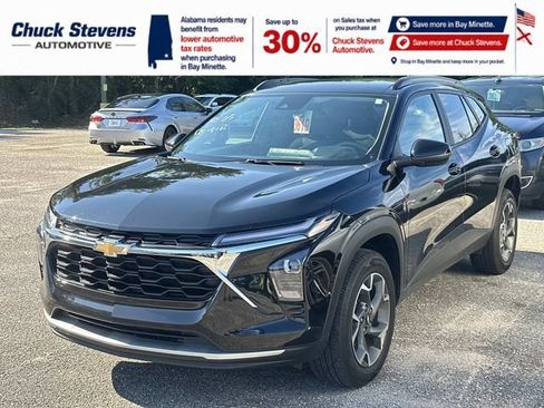 Used 2024 Chevrolet Trax LT FWD image 4