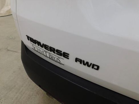 Used 2023 Chevrolet Traverse RS image 10
