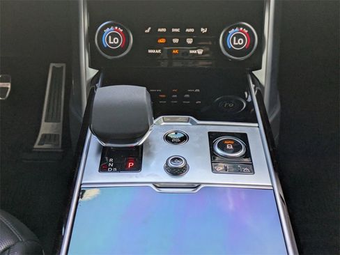 Used 2023 Land Rover Range Rover SE image 21