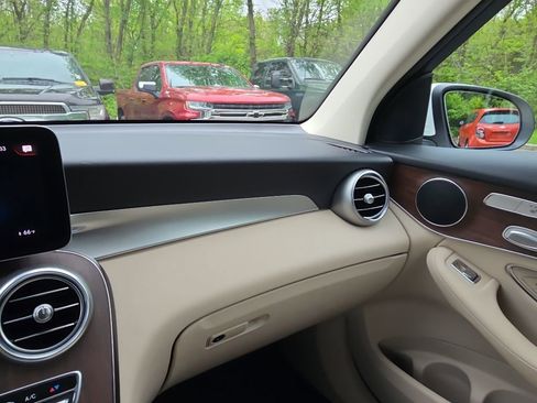 Used 2022 Mercedes-Benz GLC 300 4MATIC image 22