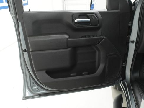 Used 2022 Chevrolet Silverado 1500 Custom w/ LPO, Dark Essentials Package RWD image 10