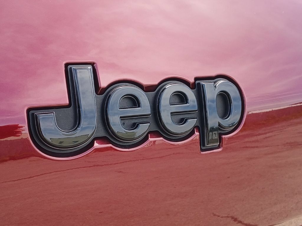 Used 2025 Jeep Grand Cherokee L Altitude AWD/4WD image 33