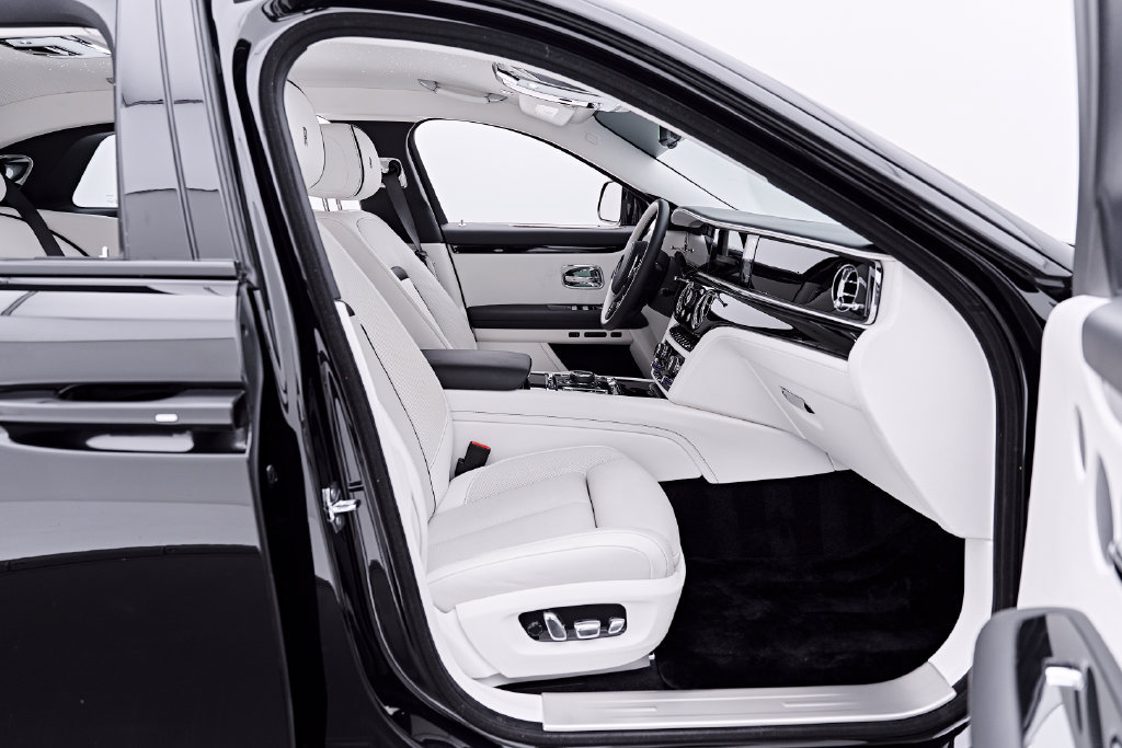 Used 2026 Rolls-Royce Ghost AWD/4WD image 48