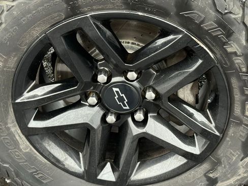 Used 2021 Chevrolet Silverado 1500 LT Trail Boss w/ Convenience Package II image 10