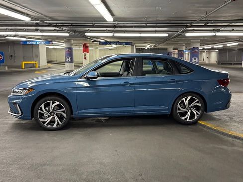 New 2025 Volkswagen Jetta SEL image 34