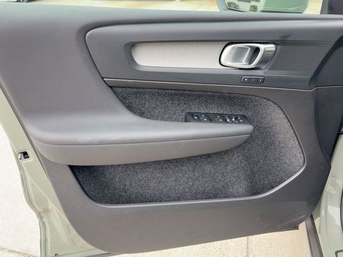 Certified 2025 Volvo XC40 B5 Plus image 20