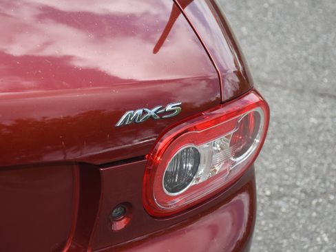 Used 2009 MAZDA MX-5 Miata Sport RWD image 20