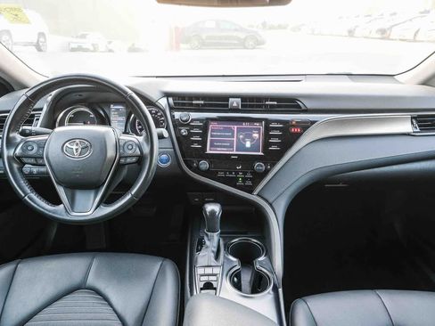 Certified 2020 Toyota Camry SE FWD image 13