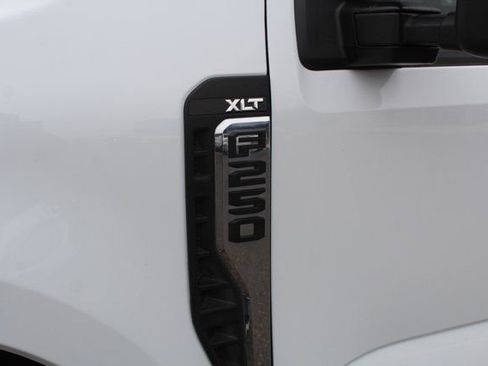 Used 2025 Ford F250 XLT image 12