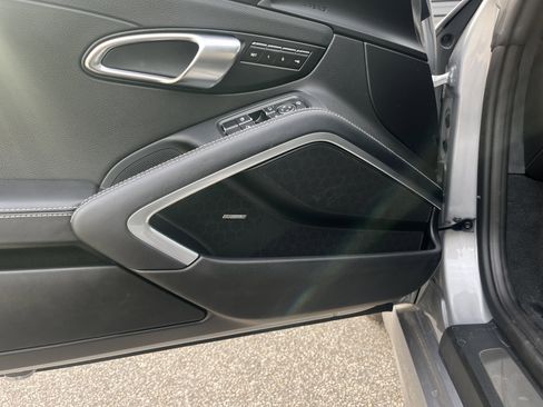 Certified 2024 Porsche 718 Boxster image 16