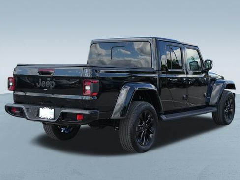 Used 2023 Jeep Gladiator Overland AWD/4WD image 9