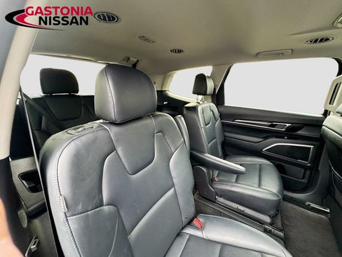 Used 2025 Kia Telluride S FWD image 36