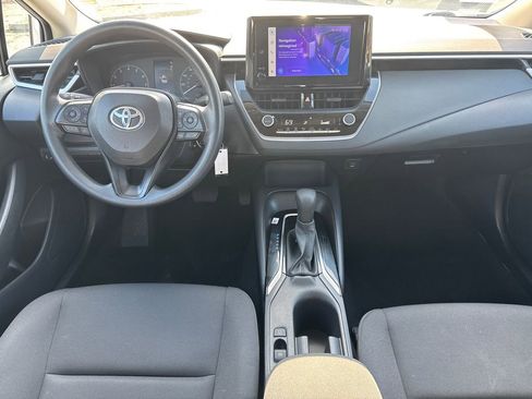 Used 2025 Toyota Corolla LE image 21