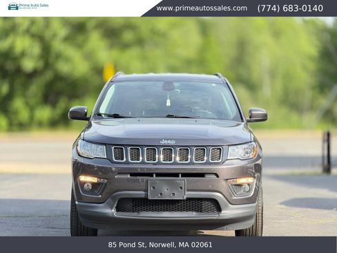 Used 2018 Jeep Compass Latitude AWD/4WD image 2