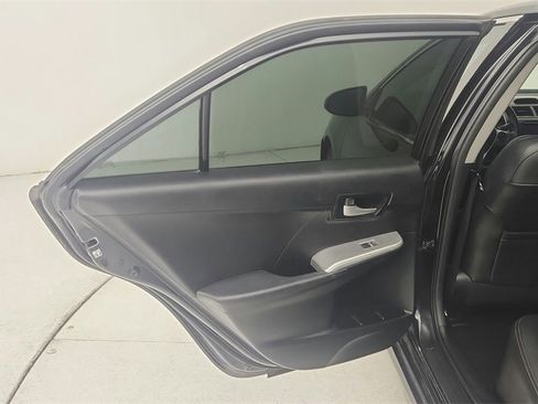 Used 2013 Toyota Camry SE image 22