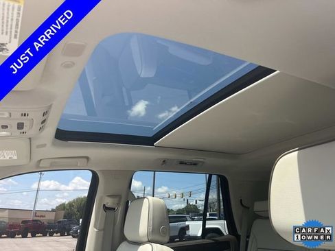 Used 2022 GMC Yukon Denali w/ Denali Premium Package AWD/4WD image 28