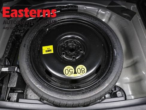 Used 2025 Volkswagen Taos SE FWD image 21