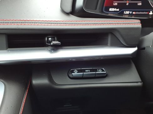 Used 2022 Chevrolet Corvette Stingray Premium Cpe w/ Z51 Performance Package image 26