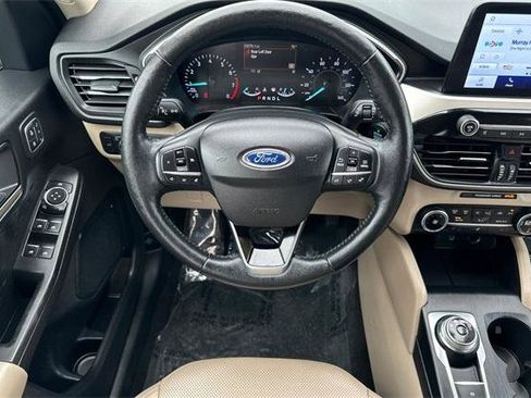 Used 2020 Ford Escape SEL image 15