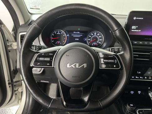 Used 2022 Kia Seltos SX image 18