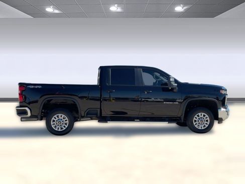 Used 2025 Chevrolet Silverado 2500 LT w/ Convenience Package image 8