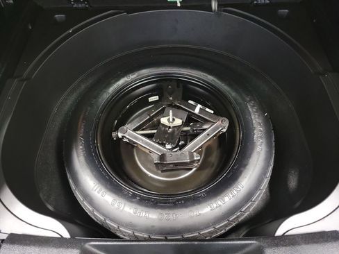 Used 2018 Jeep Cherokee Latitude Plus image 18