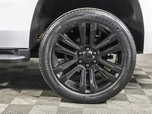 Used 2018 Chevrolet Tahoe LT AWD/4WD image 19