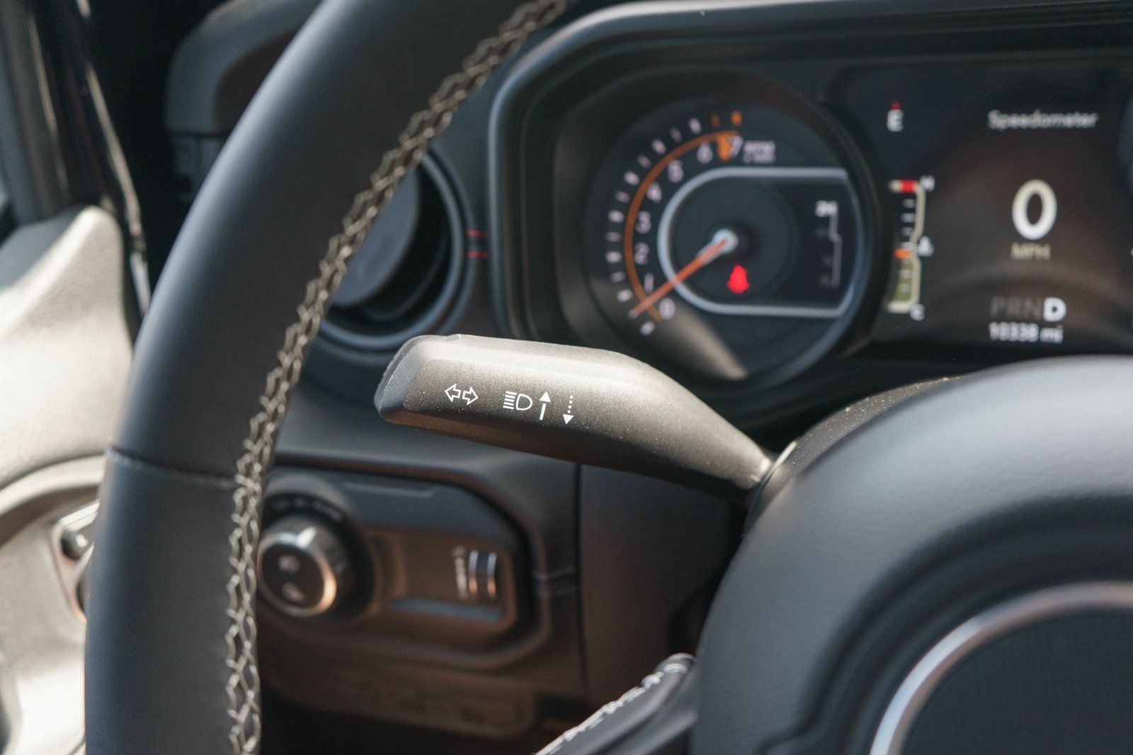 Used 2025 Jeep Gladiator Rubicon w/ Technology Group AWD/4WD image 24