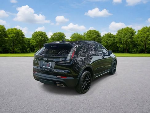 Used 2022 Cadillac XT4 Sport w/ LPO, ONYX Package FWD image 7
