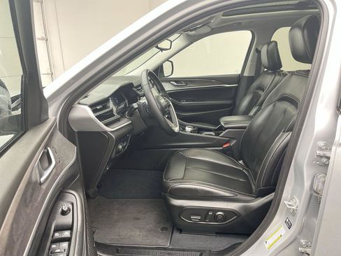 Used 2023 Jeep Grand Cherokee 4WD 4xe image 10