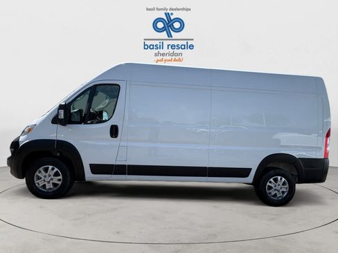 Used 2024 RAM ProMaster 2500 w/ Quick Order Package 22G SLT FWD image 3