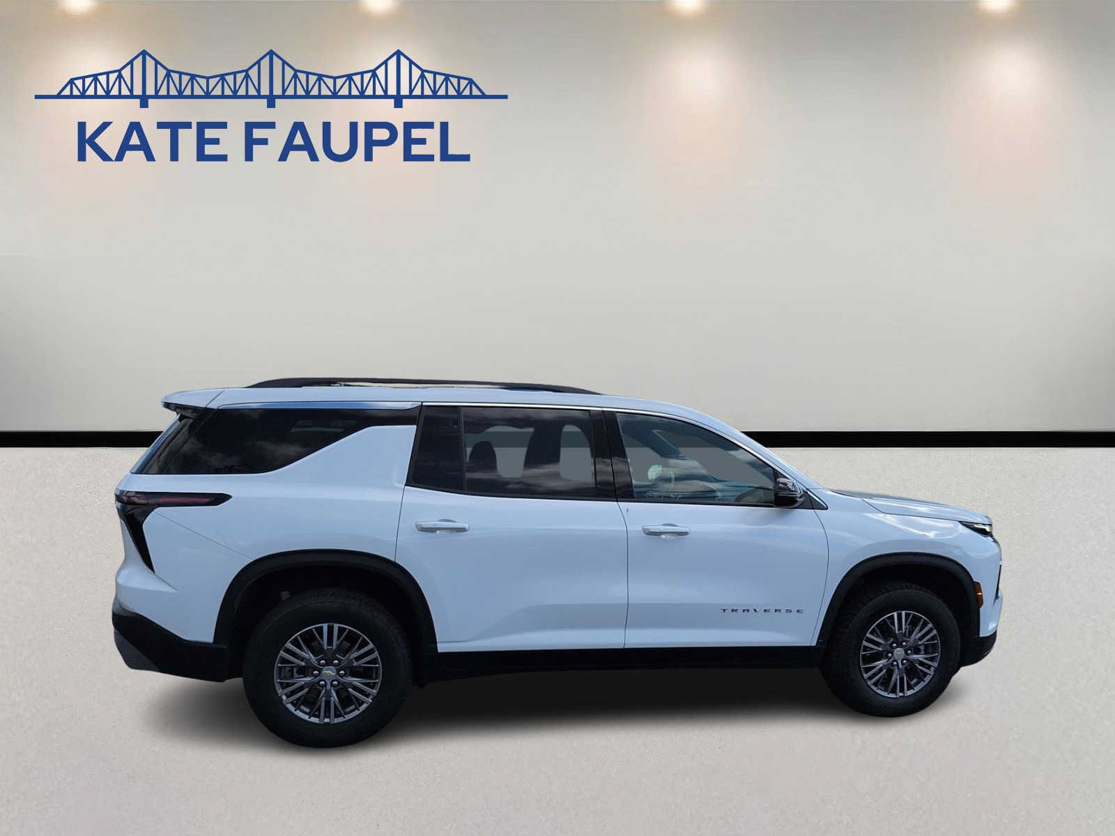 Used 2026 Chevrolet Traverse LT FWD image 8