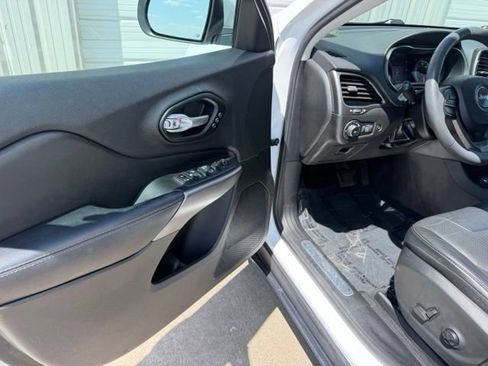 Used 2021 Jeep Cherokee Limited AWD/4WD image 15