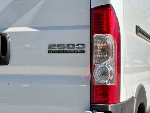 Used 2025 RAM ProMaster 2500 w/ Convenience Group FWD image 23