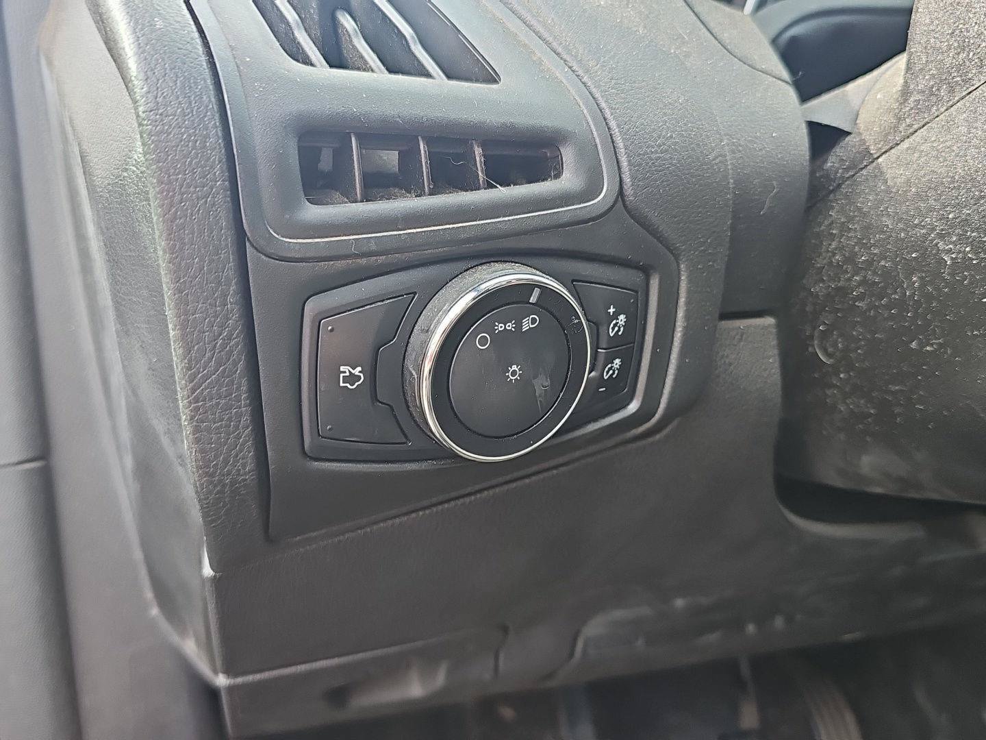 Used 2014 Ford Focus S FWD image 14