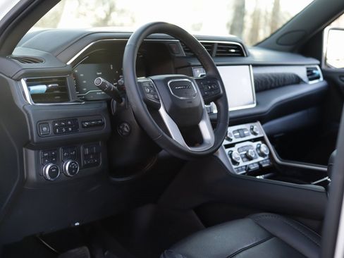 Used 2023 GMC Yukon Denali w/ Max Trailering Package image 9