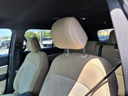 Used 2017 Ford Explorer XLT FWD image 15