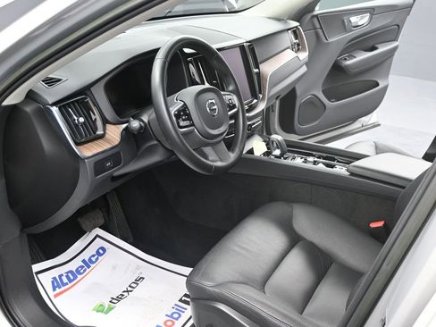 Used 2023 Volvo XC60 B5 Plus w/ Climate Package image 10