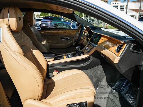 Used 2021 Bentley Continental GT AWD/4WD image 16