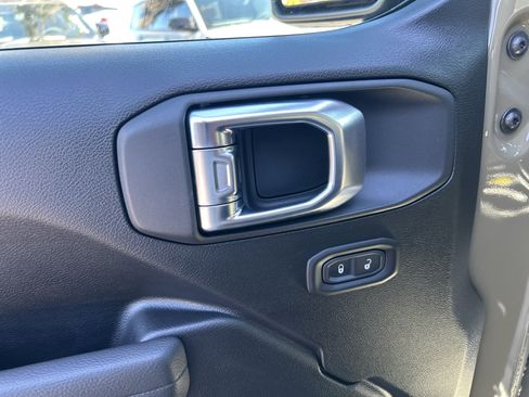 New 2026 Jeep Gladiator Sport image 12