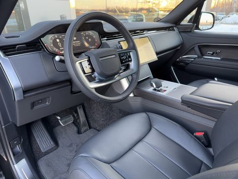 Certified 2025 Land Rover Range Rover SE AWD/4WD image 12