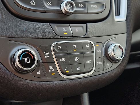 Used 2024 Chevrolet Malibu LT image 16