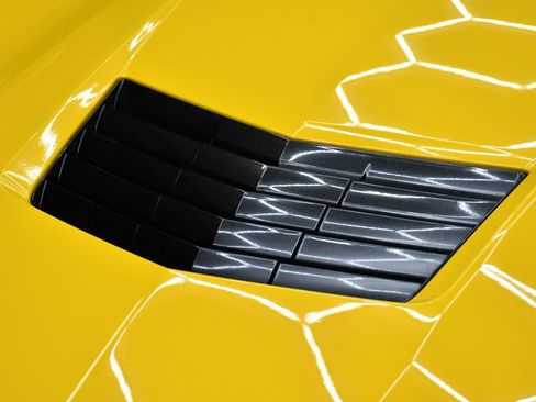 Used 2015 Chevrolet Corvette Stingray Coupe w/ 2LT Preferred Equipment Group RWD image 17