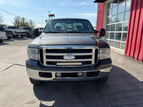 Used 2005 Ford F250 Lariat AWD/4WD image 3
