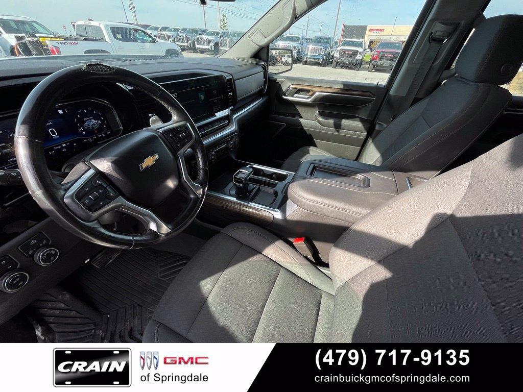 Used 2022 Chevrolet Silverado 1500 LT AWD/4WD image 8