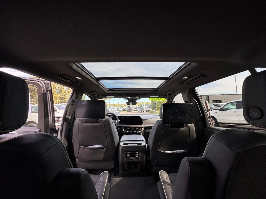 Used 2026 Chevrolet Tahoe Premier AWD/4WD image 38
