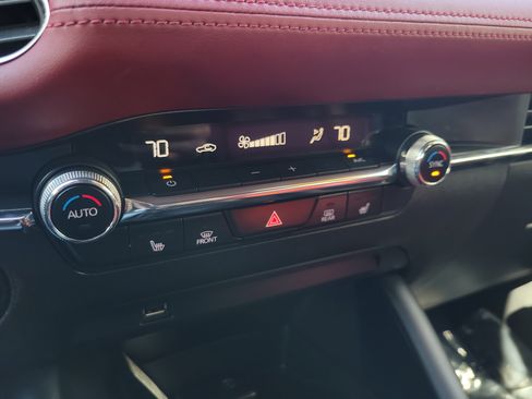 Used 2020 MAZDA MAZDA3 Hatchback w/ Premium Package image 24