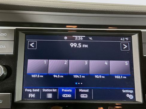 Used 2024 Volkswagen Jetta SE image 21