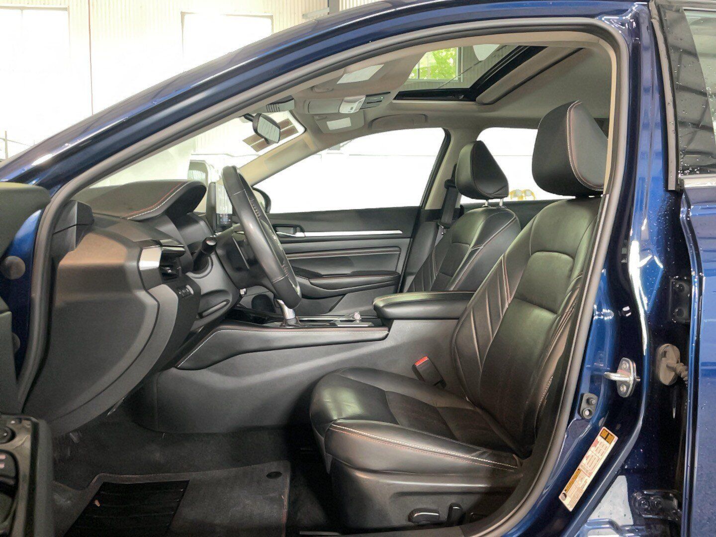 Used 2023 Nissan Altima 2.5 SR w/ SR Premium Package AWD/4WD image 8