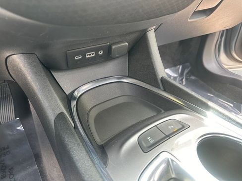 Used 2024 Chevrolet Malibu LT FWD image 19